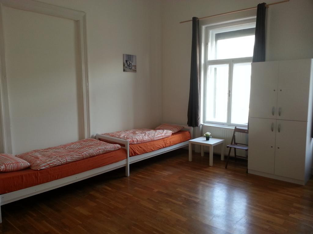 Caterina Private Rooms And Apartments Budapest Bilik gambar