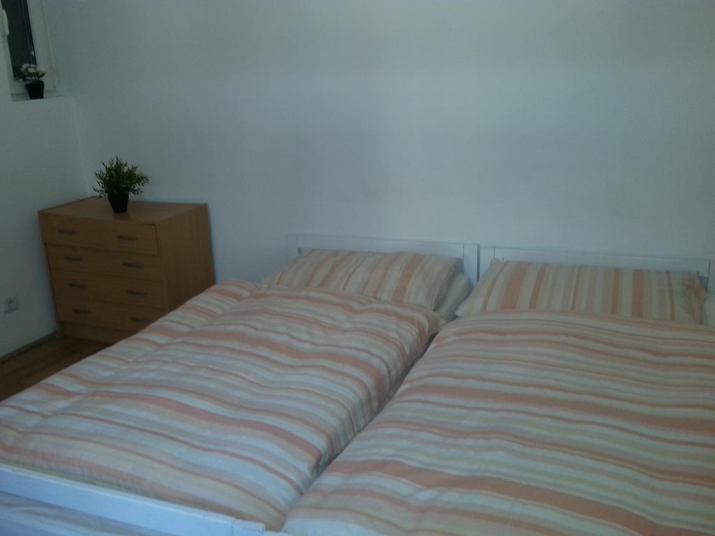 Caterina Private Rooms And Apartments Budapest Bilik gambar