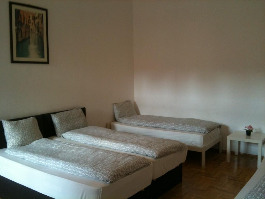 Caterina Private Rooms And Apartments Budapest Bilik gambar