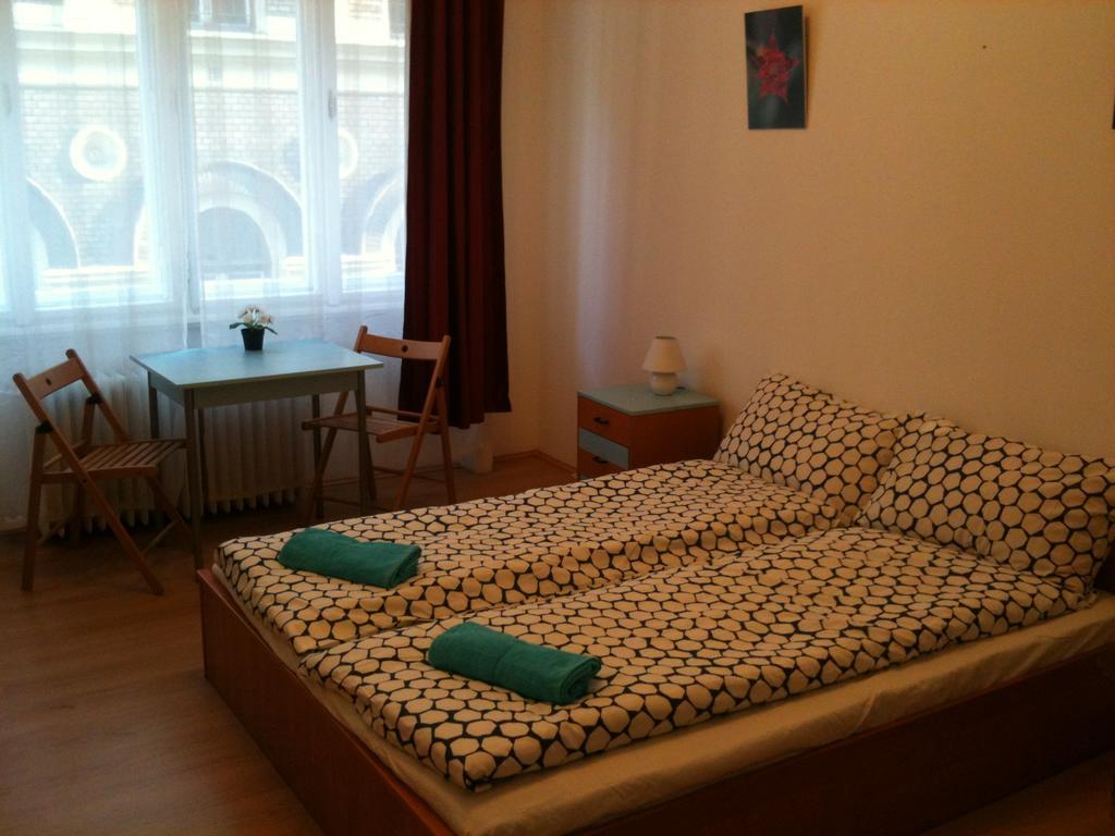 Caterina Private Rooms And Apartments Budapest Bilik gambar
